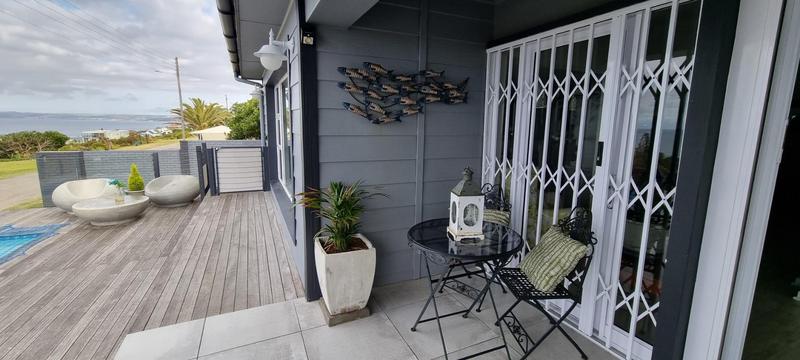 5 Bedroom Property for Sale in Reebok Western Cape